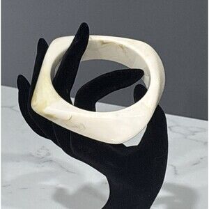 Vintage Chunky Bangle Bracelet Marbled Cream White Opaque Retro 8.5"